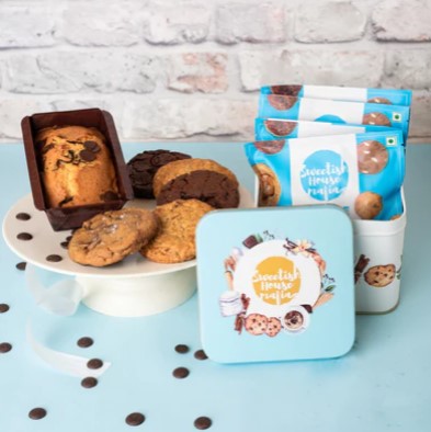 Surprise Your Loved Ones with a Cookie Gift Hamper